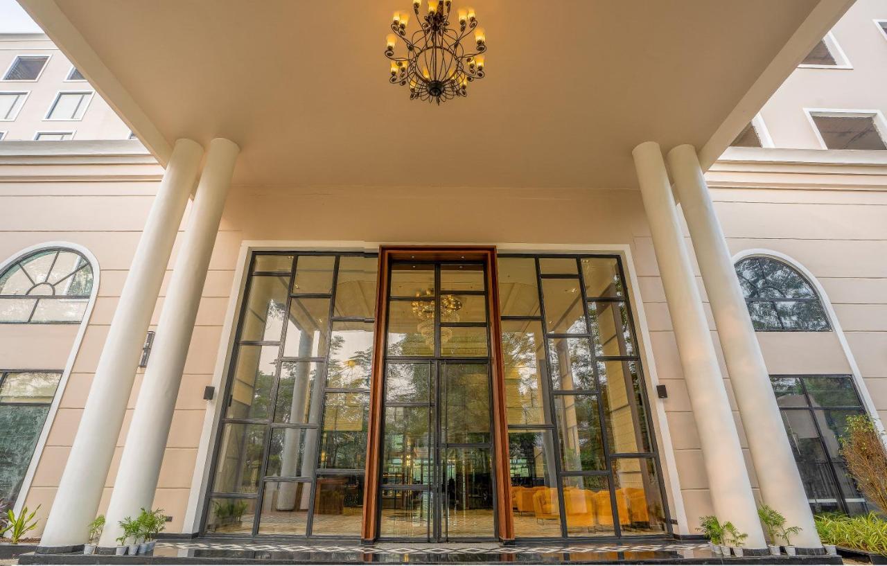 Hotel Polo Towers Агартала Экстерьер фото