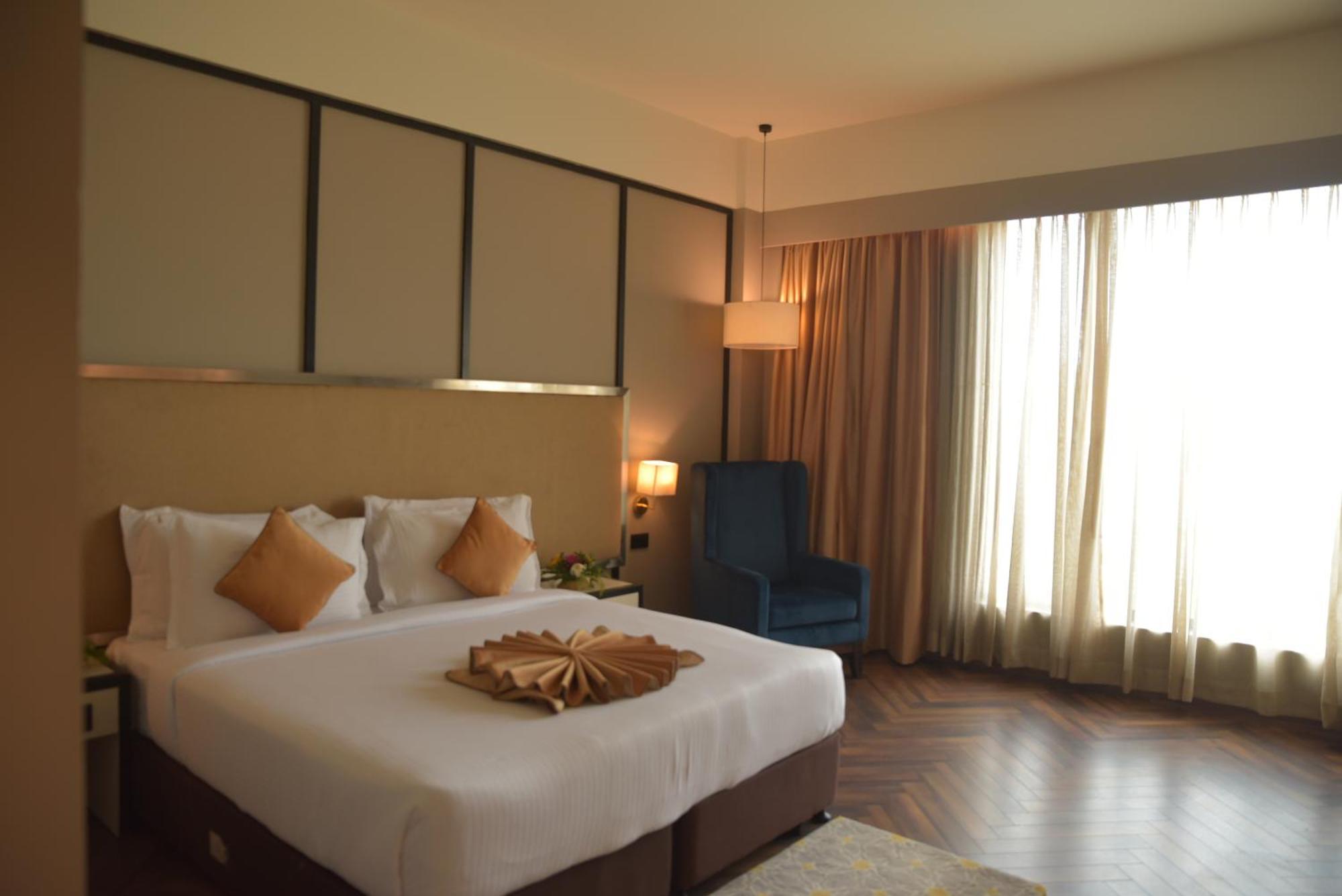 Hotel Polo Towers Агартала Экстерьер фото