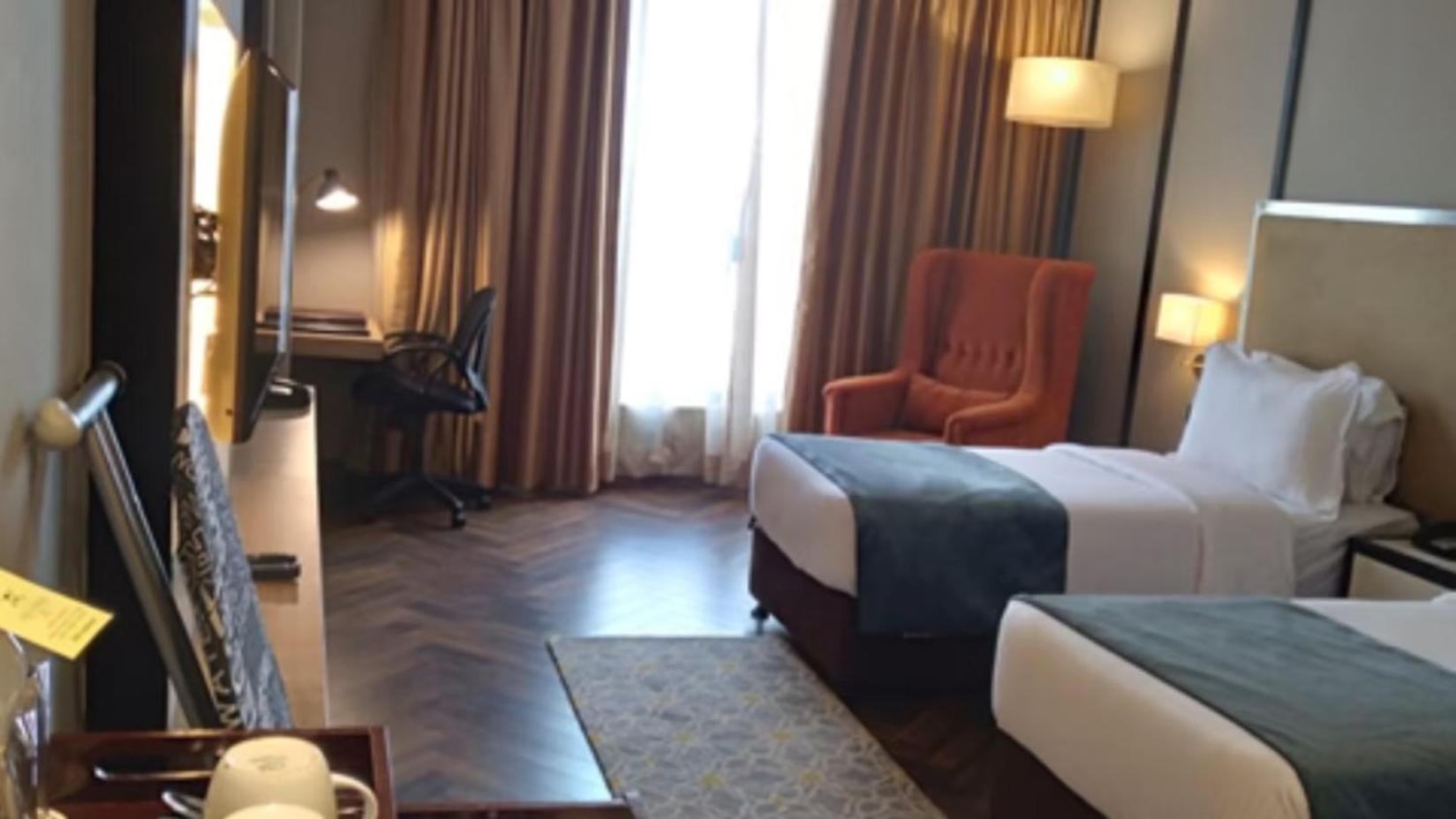 Hotel Polo Towers Агартала Экстерьер фото