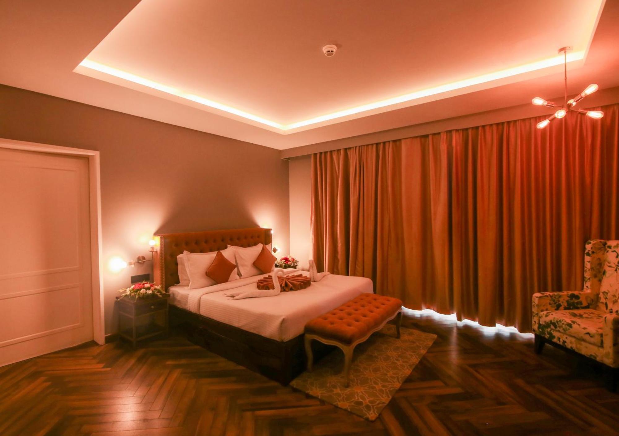 Hotel Polo Towers Агартала Экстерьер фото